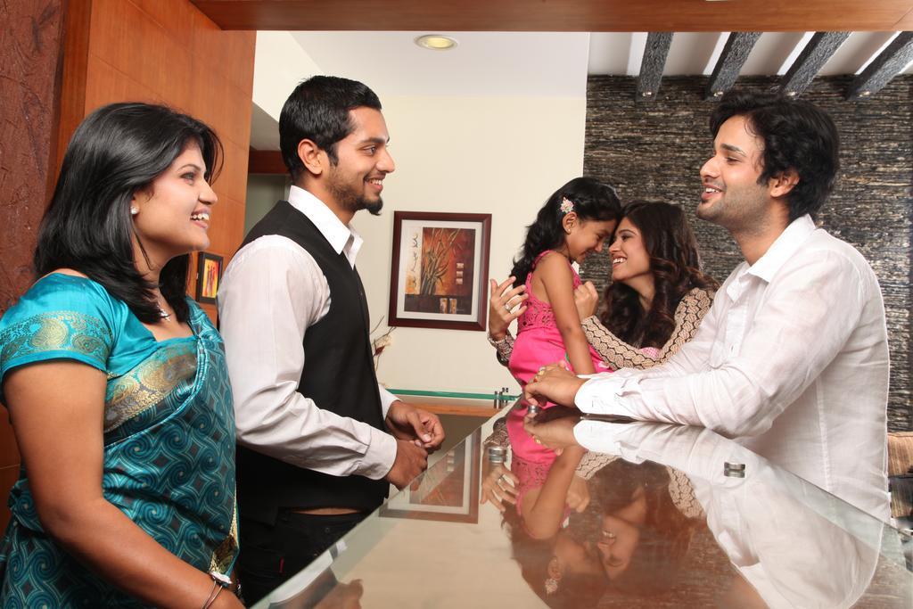 Century Grand Hotel Mananthavady Bagian luar foto