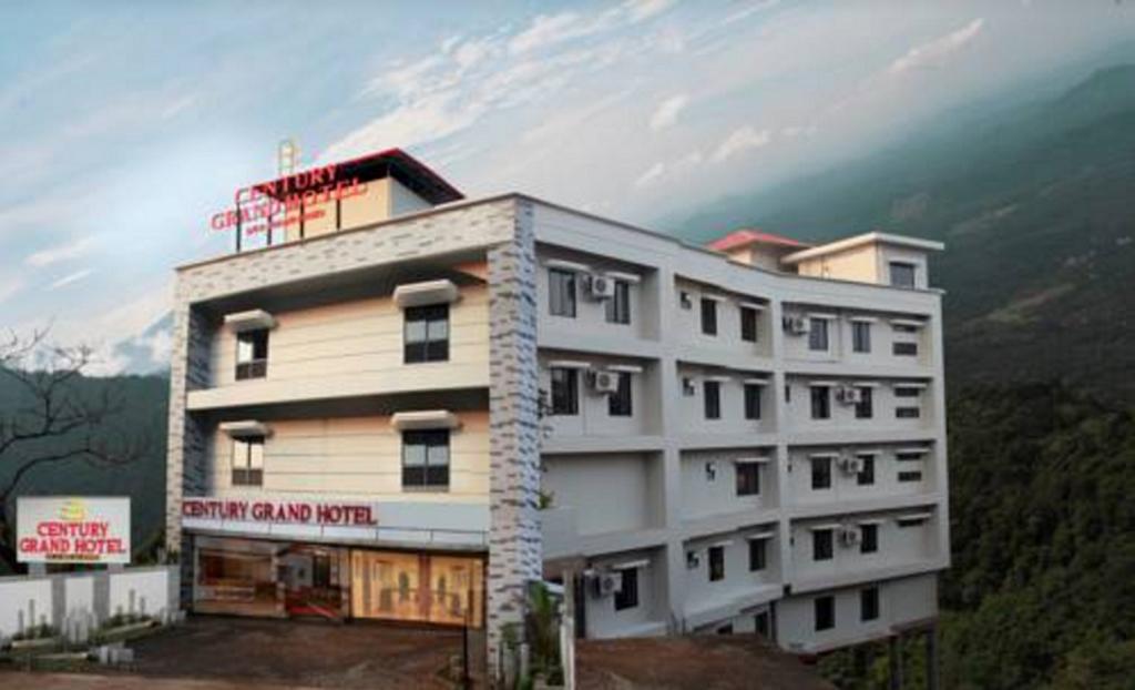 Century Grand Hotel Mananthavady Bagian luar foto